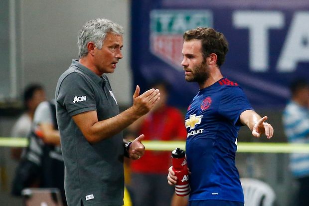 Mourinho Luluh Lihat...