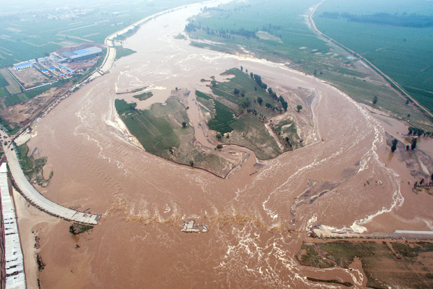 Banjir Bandang Hantam...