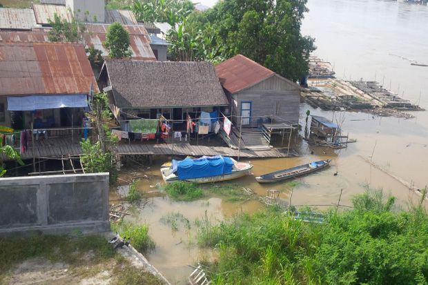 Diguyur Hujan, Ratusan...