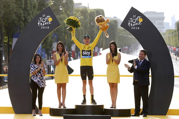 Chris Froome Pertahankan...
