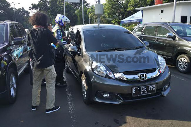 Angkutan Umum Belum...