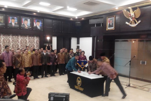 Sejumlah Pejabat Negara...