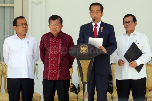 Jokowi Pimpin Sidang...