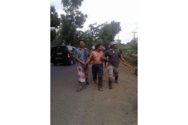 Tertangkap Warga, Dua...