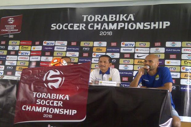 Hadapi Persela, Djanur...
