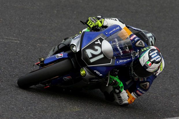 Pembalap Yamaha Rebut...