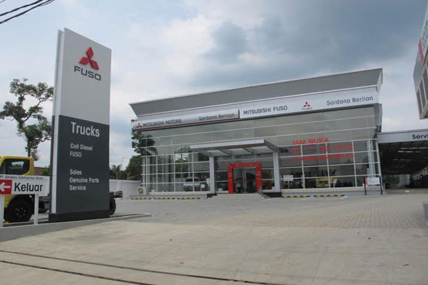 Mitsubishi Fuso Perluas...