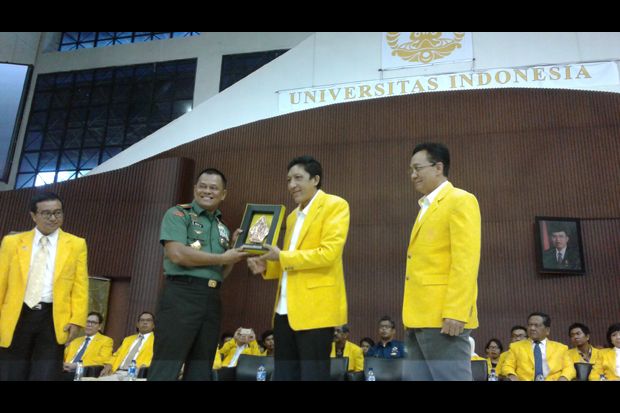 Di hadapan Mahasiswa...