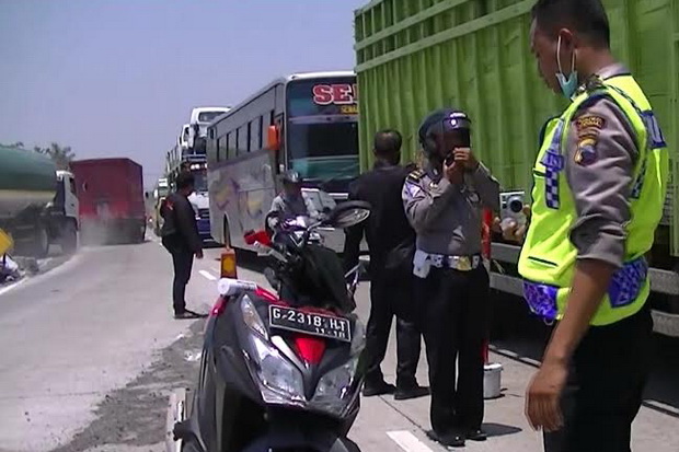 Tabrak Pengendara Motor...