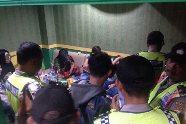 15 Pemandu Lagu Terjaring...
