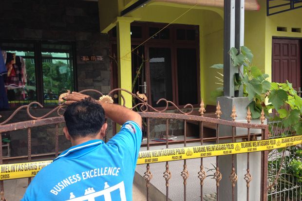 Gerebek Rumah Terduga...