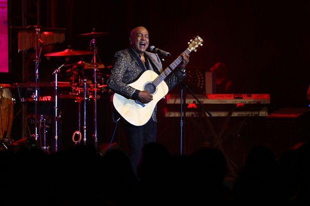 Peabo Bryson Ajak Penonton...