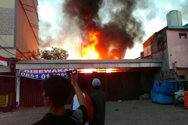Api Mengamuk di Permukiman...