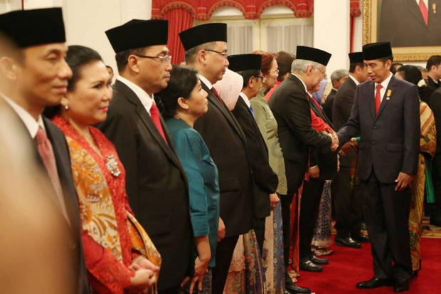 Cari Dukungan Politik,...