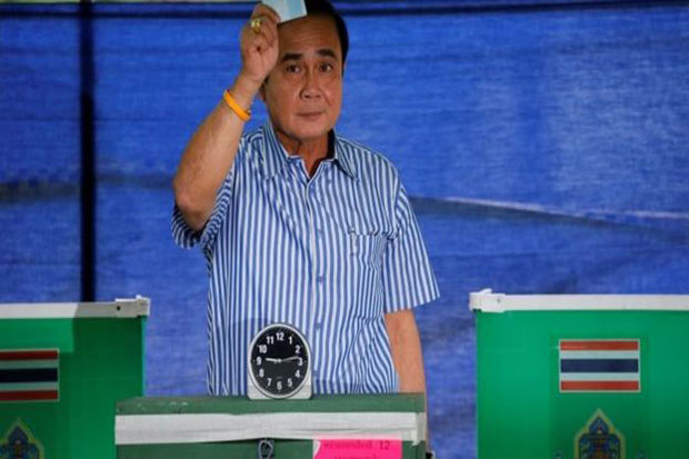 Thailand Gelar Referendum...