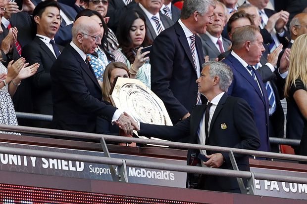 Mourinho Persembahkan...