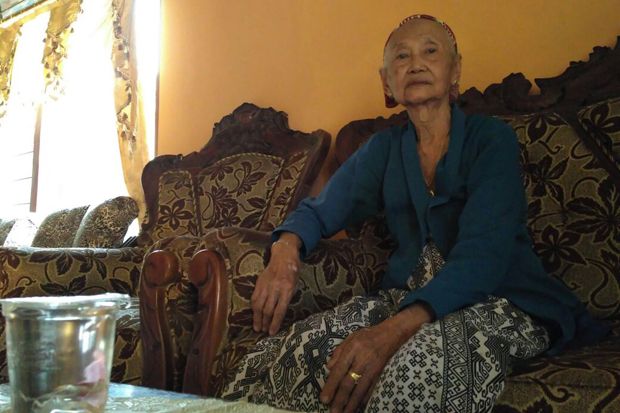 Nenek Sriatin, Jamaah...