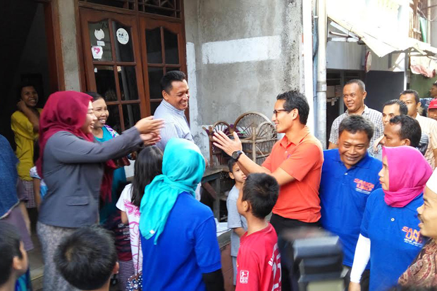 Kunjungi Pemukiman Padat...