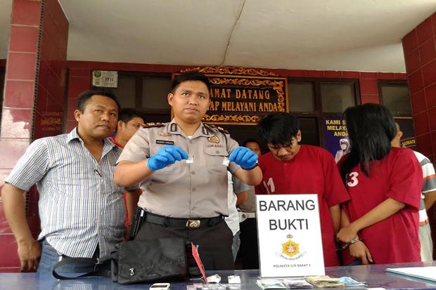 Sejoli Ini Ditangkap...