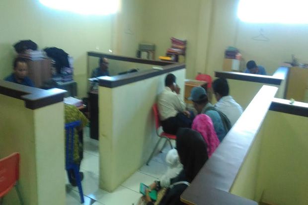 Tidak Terima Anak Ditampar,...