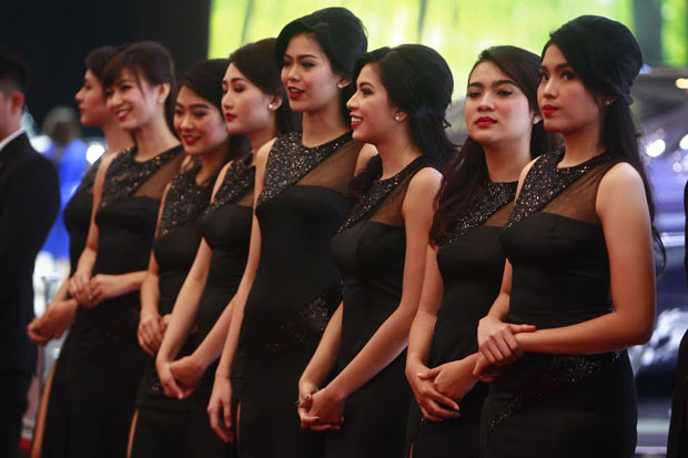 Intip Barisan SPG Cantik...