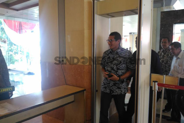 Mendadak, Sandiaga Uno...