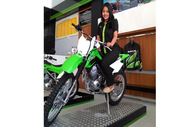 Kawasaki KLX 140 Resmi...