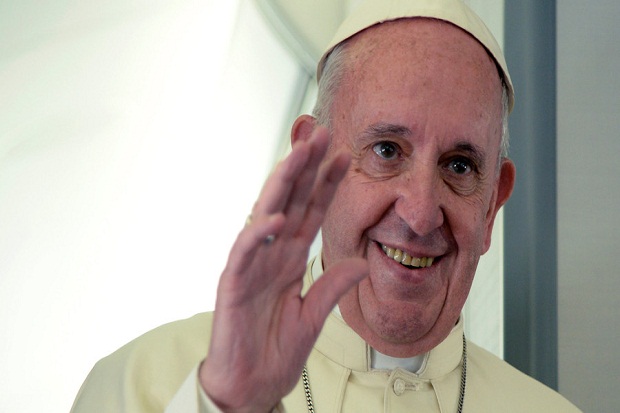 Paus Francis Kunjungi...