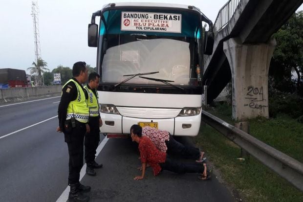 Turunkan Penumpang di...