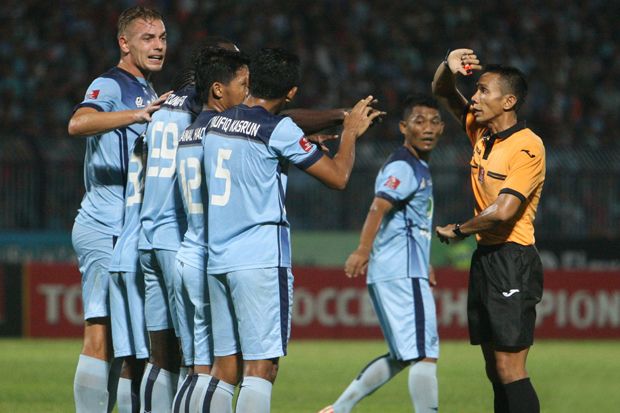 Ganti Pelatih, Persela...