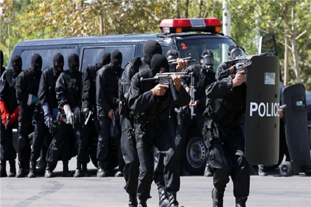 Polisi Iran Tembak Mati...