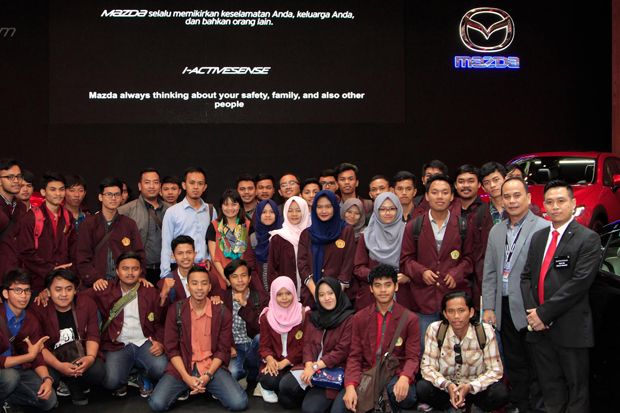 Booth Mazda Mendapat...
