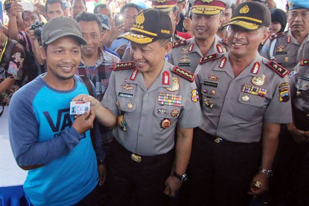 Kapolri Batalkan Gelar...