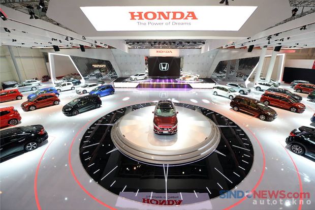 Booth Honda Usung Tema...
