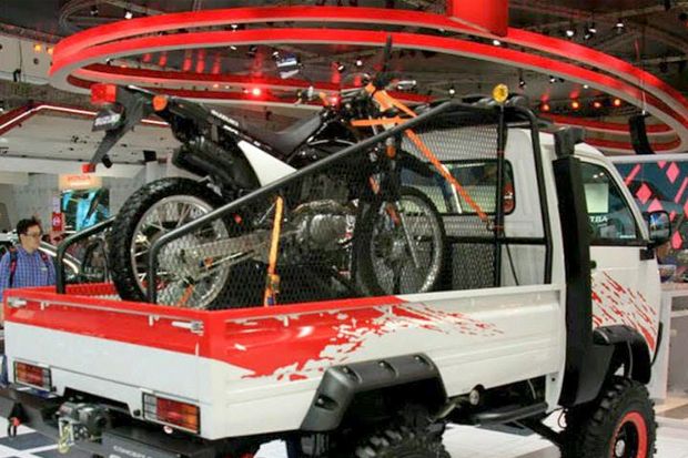 Penantang Kawasaki KLX...