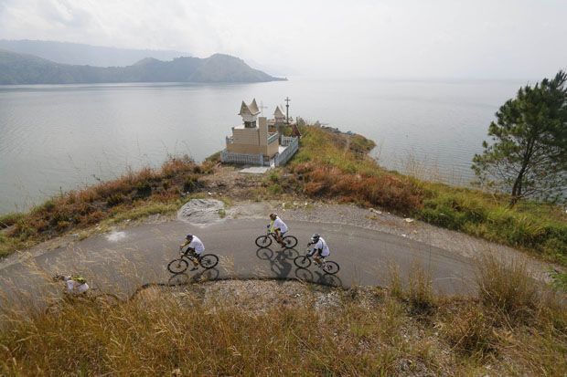 Yuk, Gabung di Toba...