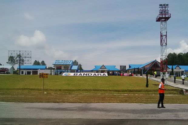 Silangit Membludak,...