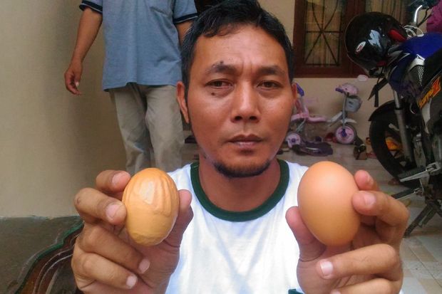 Telur Bertuliskan Allah...