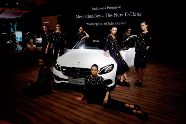 Mercedes-Benz W213 Lampaui...
