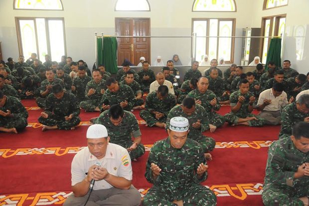 Prajurit TNI di Riau...