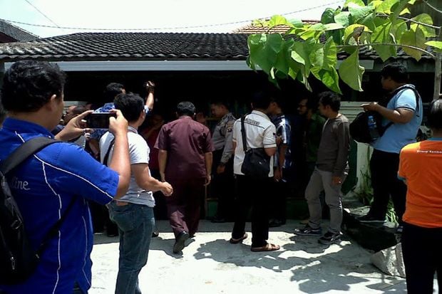Siang Bolong, Rampok...
