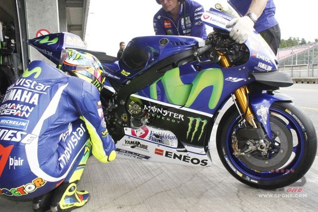 Rossi Enggak Tahu Lorenzo...