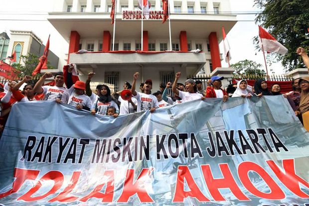 Penolakan Warga Terhadap...