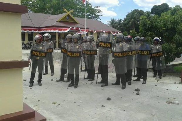 Kepulauan Meranti Mencekam,...