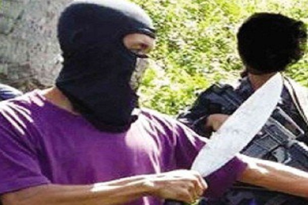 Abu Sayyaf Penggal Sandera...