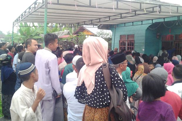Polisi Cari Perempuan...