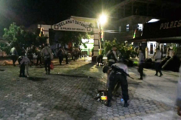 Antisipasi Rusuh, 200...
