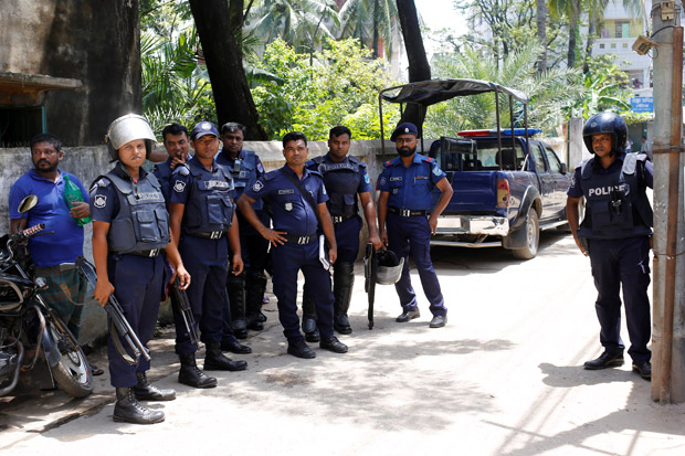 Tentara Bangladesh Habisi...