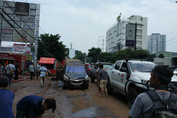 Pasca Banjir, Jalan...