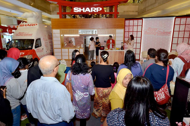 Sharp Ajak Wanita Karier...